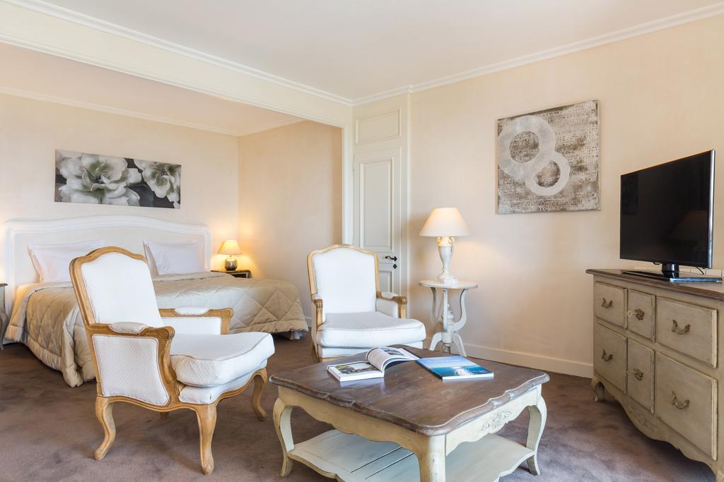 La Bastide De Tourtour Hotel & Spa Exterior photo